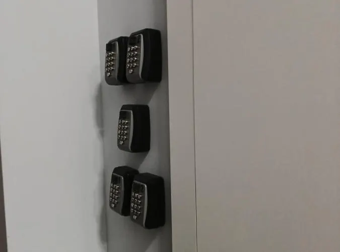 Narutowicza 41, Blisko Fabryczna, Dostep Na Kod *